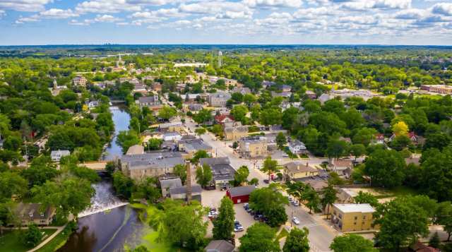 Outdoor Things to Do in Cedarburg: Parks, Trails & the Creek