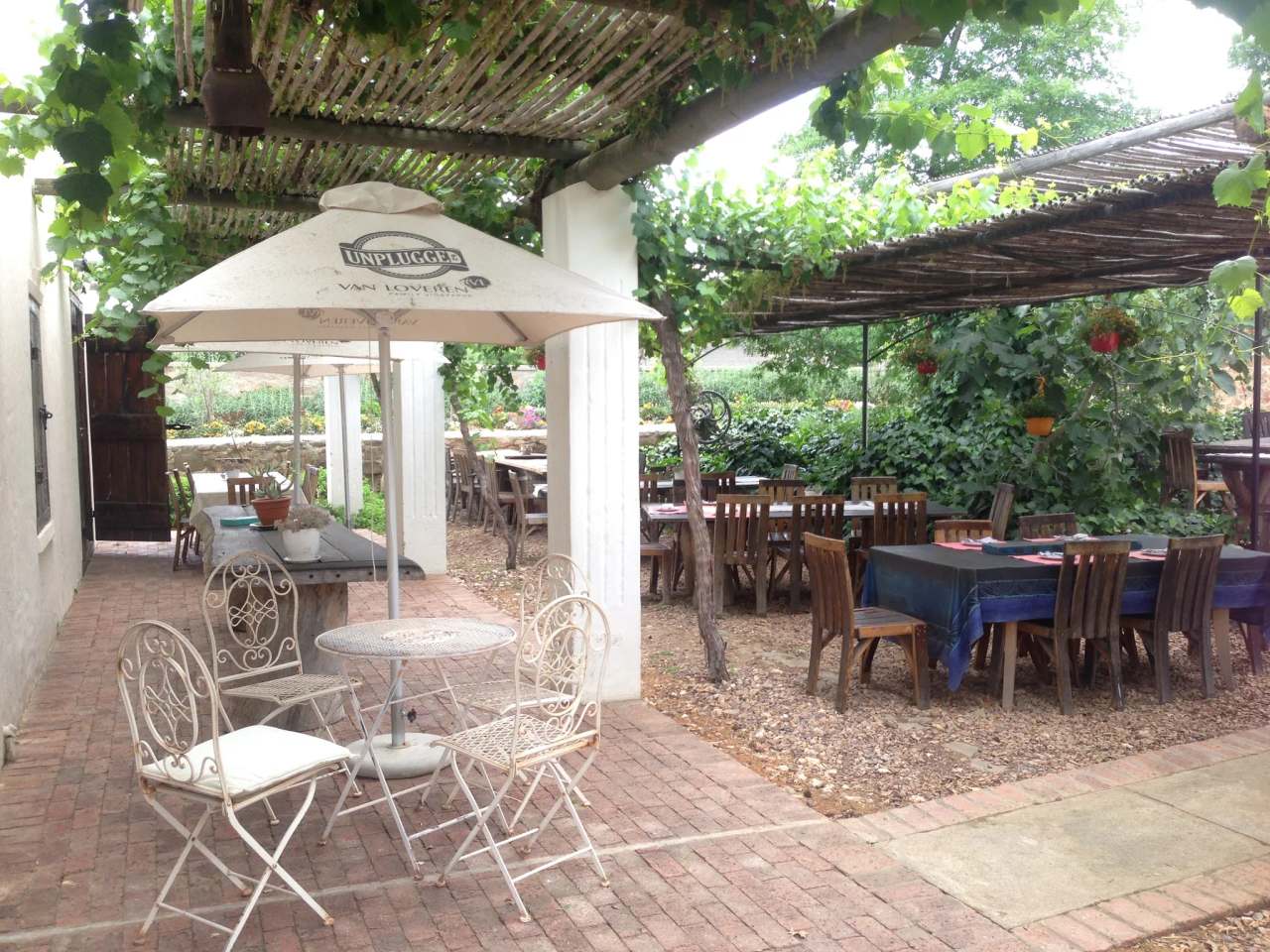 Joubert Tradauw Wine Farm & Deli Alfresco — photo 2